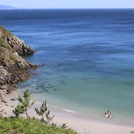 Con Jardin Cerca De La Playa En Corcubion