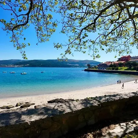 Con Jardin Cerca De La Playa En Corcubion