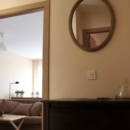 Con Jardin Cerca De La Playa En *